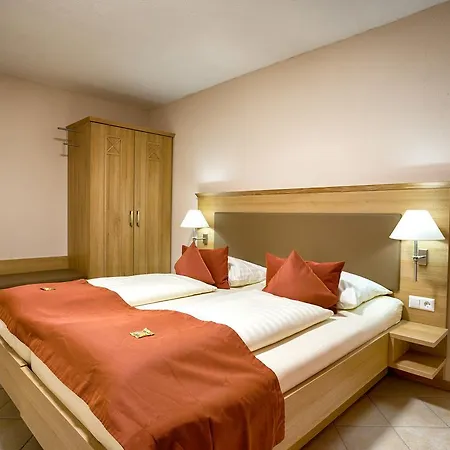 Hotel Schoneck Garni - - Hochschwarzwald 3*